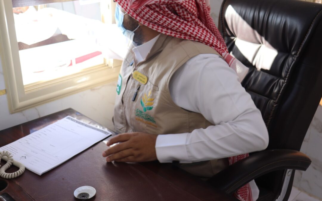 البدء في توزيع التمور على مستفيدي الجمعية والمستحقين بدعم من المركز الوطني للنخيل والتمور